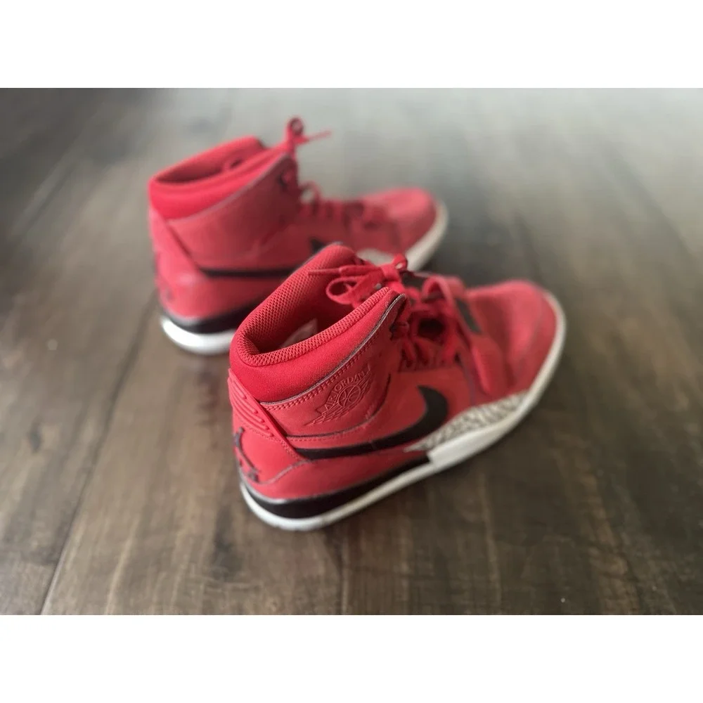 Size 10.5 - Jordan‎ Legacy 312 Toro High Top Red Basketball